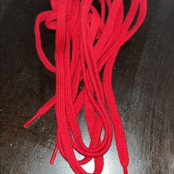 Converses - Picture 4 of 4